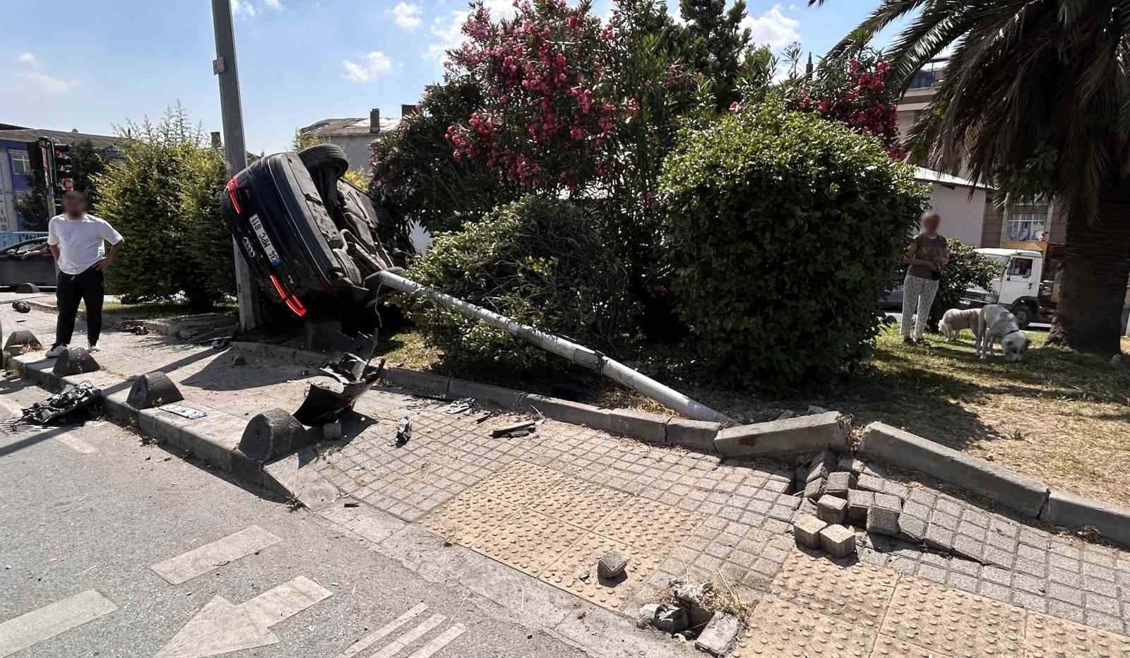 kirmizi isikta gecerek kazaya neden oldu gozyaslarina bogulan genci babasi boyle teselli etti 0 7qFHvfUN