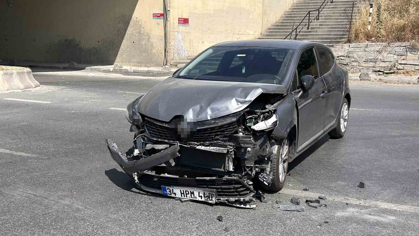 kirmizi isikta gecerek kazaya neden oldu gozyaslarina bogulan genci babasi boyle teselli etti 1 fvqj99fE