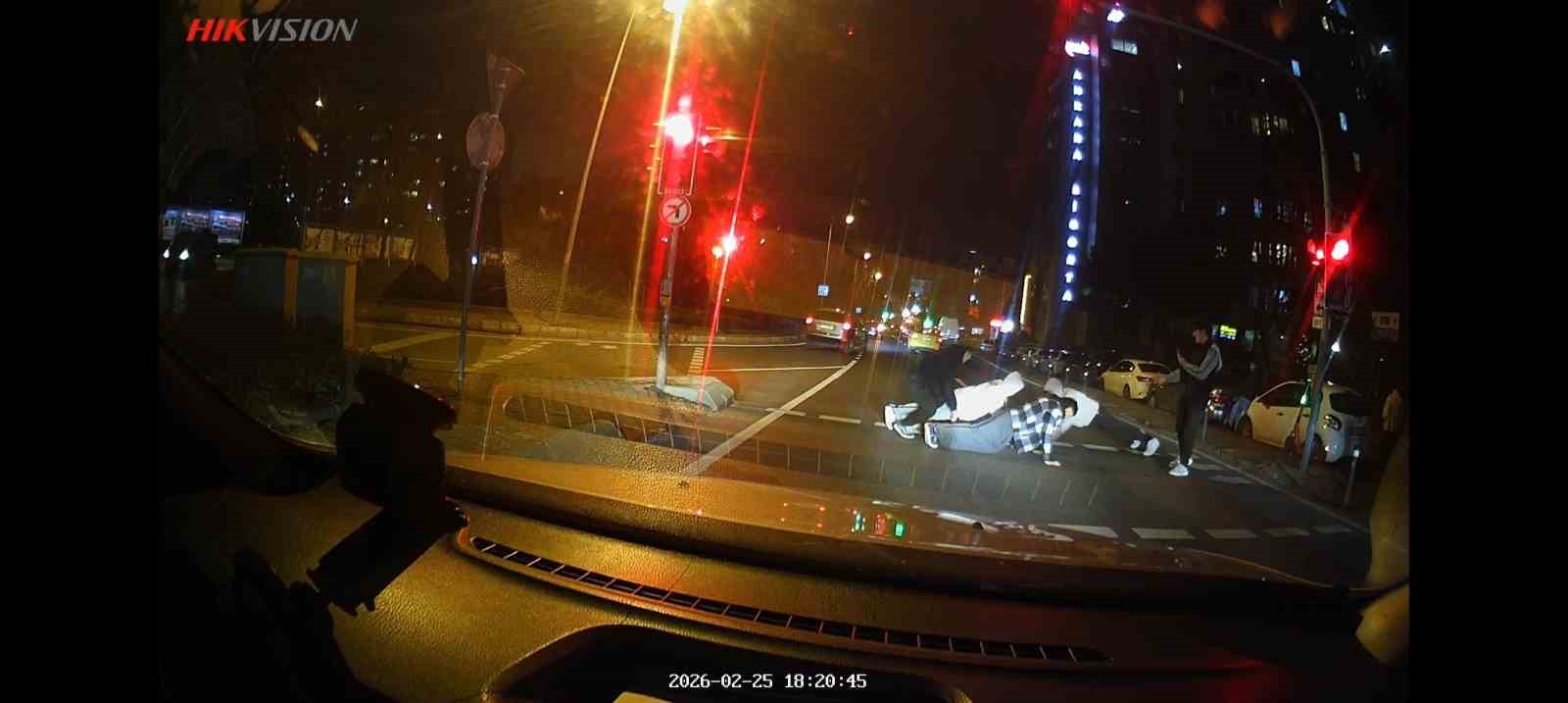 kirmizi isikta yola atlayip sinav cektiler 0 GUgvQZYS