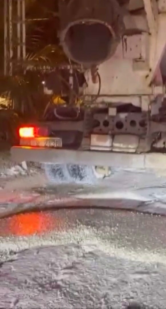 kirmizi isikta yolu betonla kaplayan miksere ceza 1 PPa7jTpS