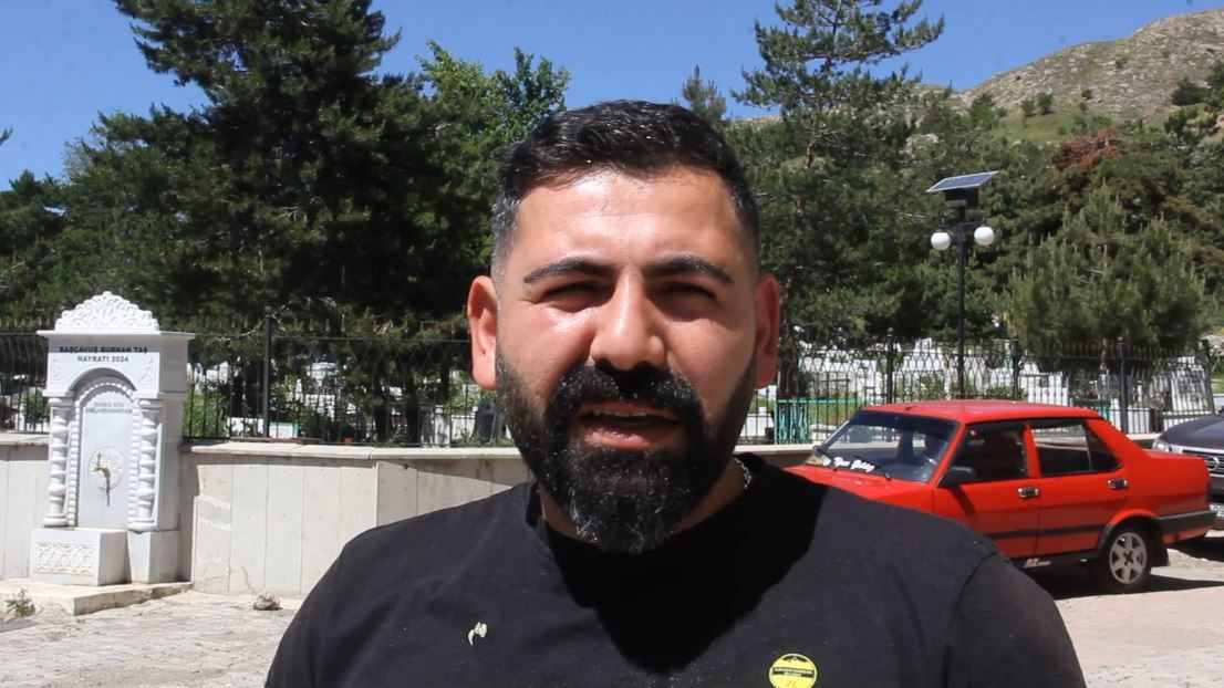 Kırsalda karşılaştığı anne ayı ve 3 yavrusunu, bağırıp korkutarak kaçırdı 4 kirsalda karsilastigi anne ayi ve 3 yavrusunu bagirip korkutarak kacirdi 0 gnFuJ5VU