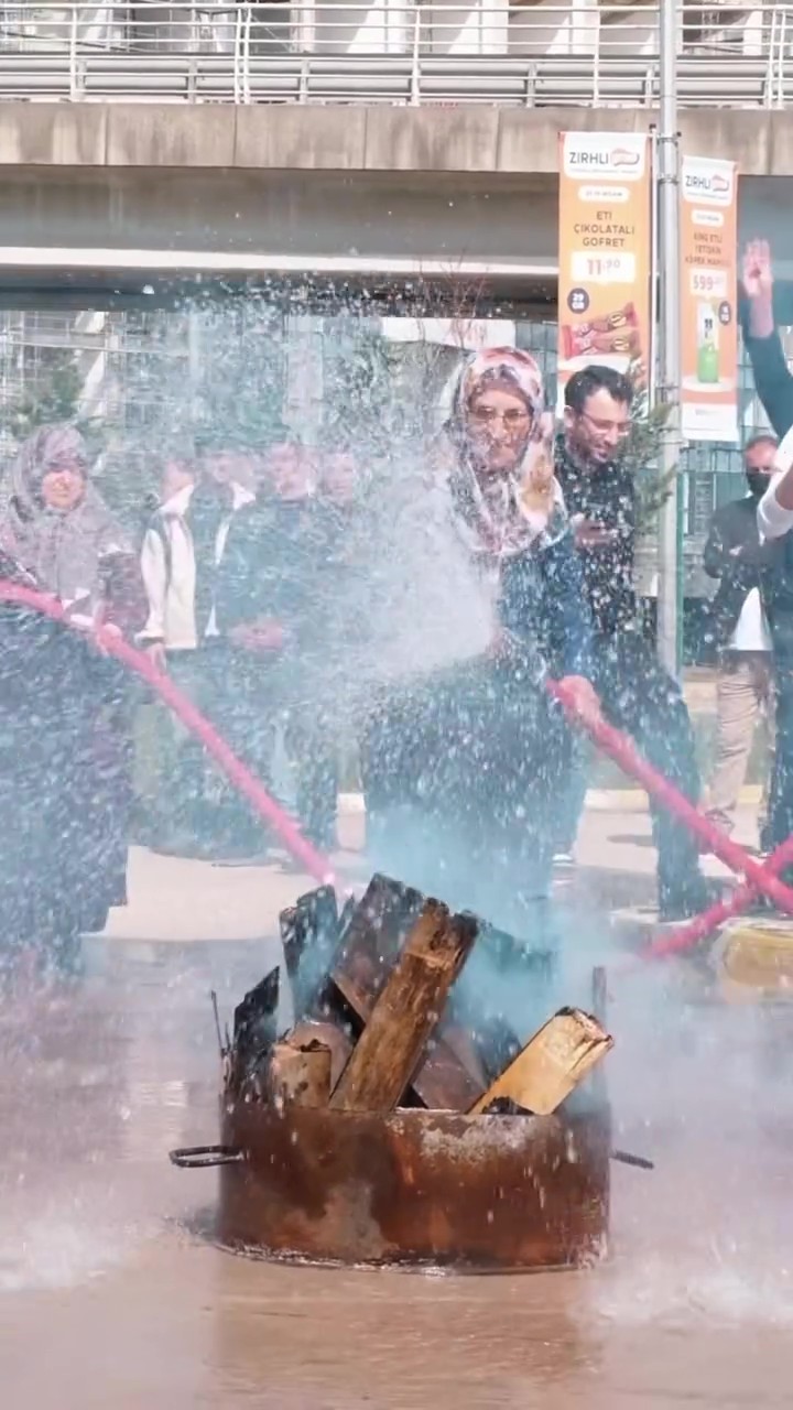 kirsalda yangina ilk mudahale kadinlardan 5 AnRaQAuZ