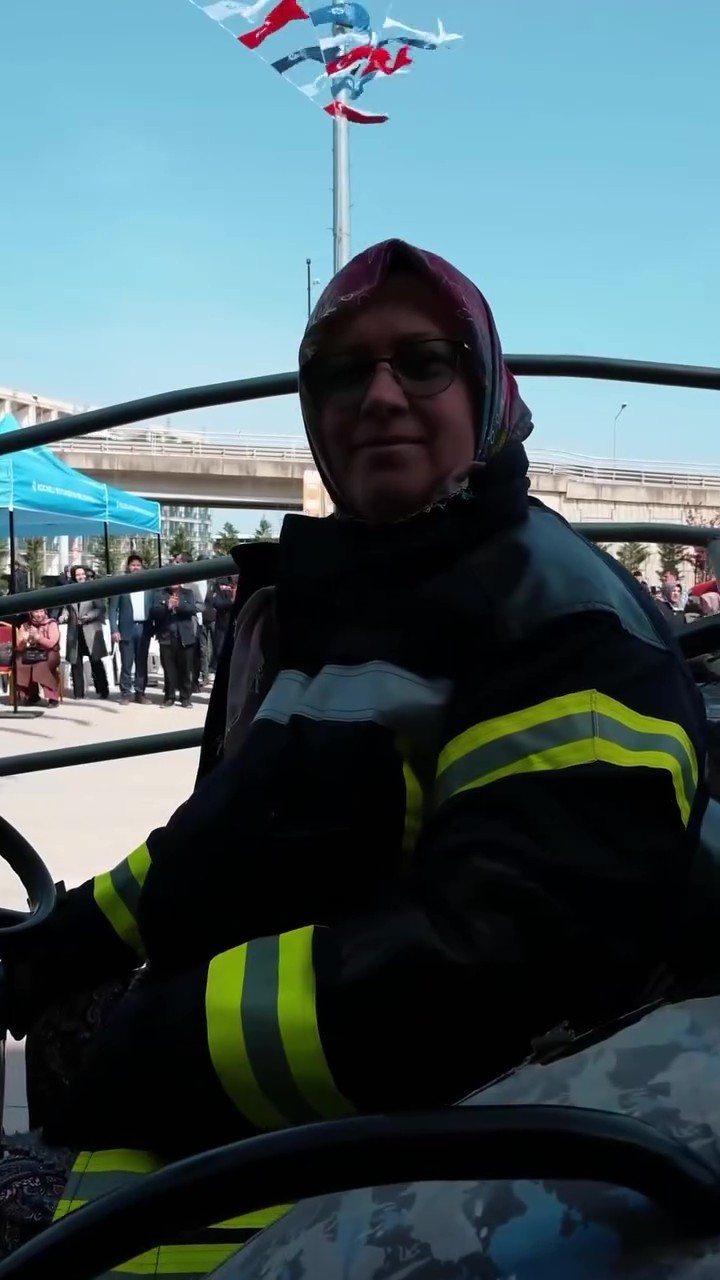 kirsalda yangina ilk mudahale kadinlardan 8 EPR1XQRk