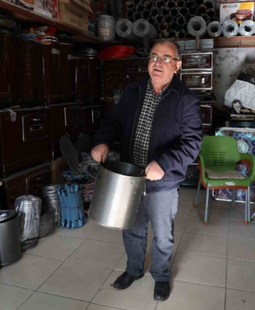 kirsehir-uzun-carsida-soba-satislari-artti-3YIPK9VV.jpg
