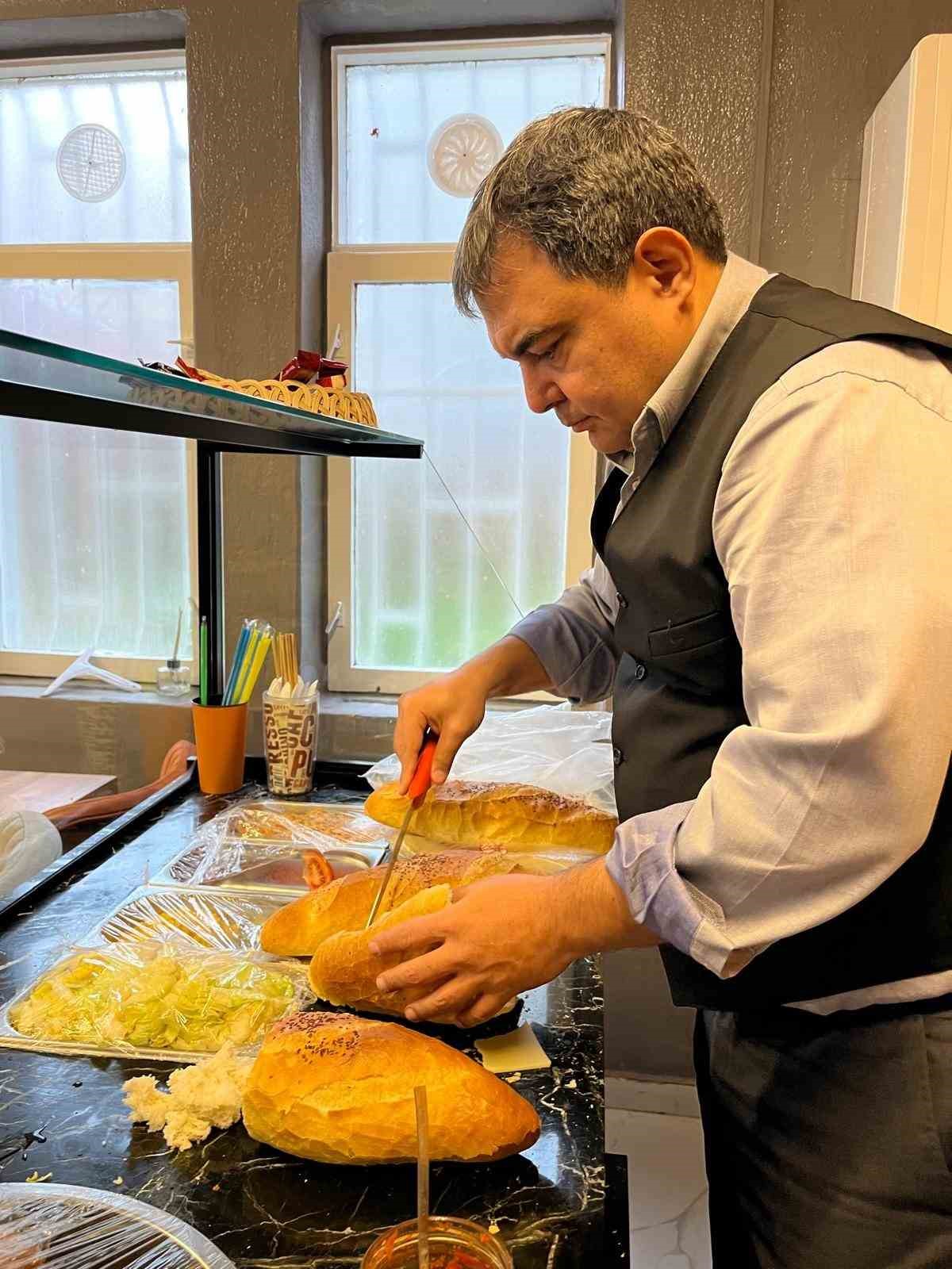 kirsehir vali yardimcisi balci tost yapti ogrencilerin hesabini odedi 3 Vlryq3A6