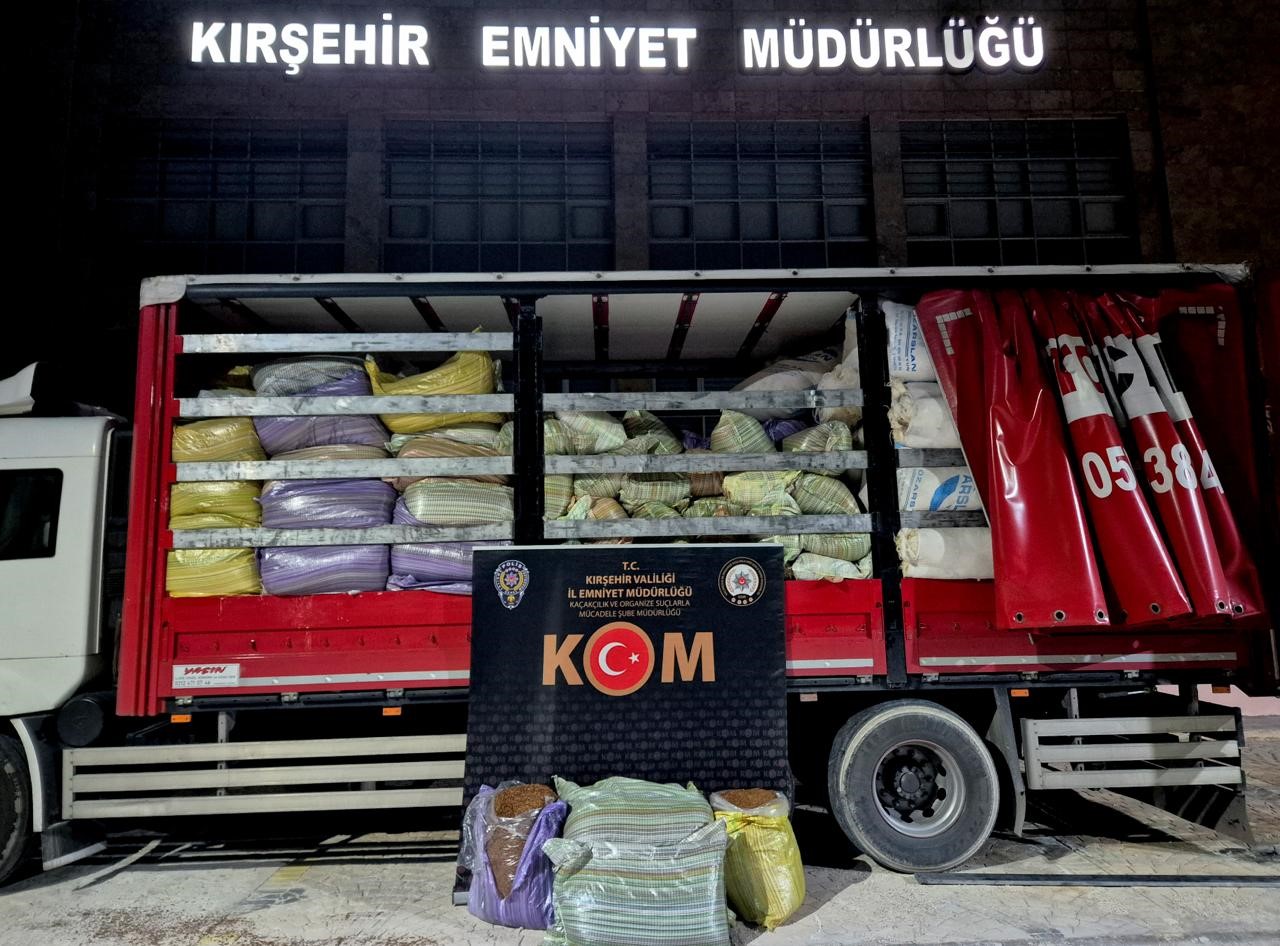 kirsehirde 5 ton kacak tutun ele gecirildi 1 Kb8tGN7e