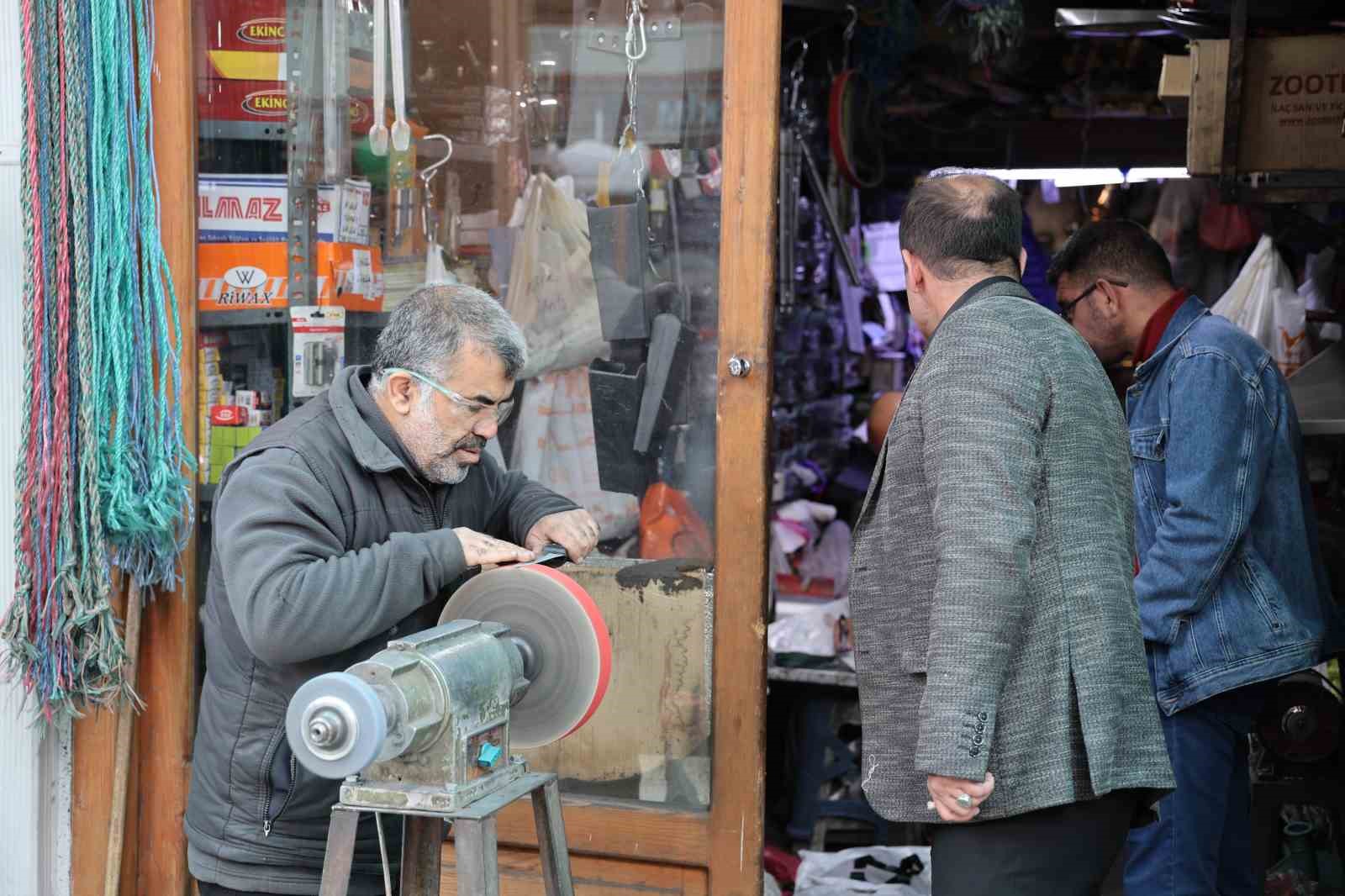 kirsehirde bicak bileyicilerinde bayram mesaisi 1 GGvGypC6