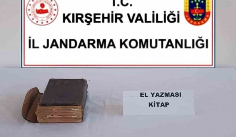 kirsehirde-el-yazmasi-kuran-ele-gecirildi-2xV6Un53.jpg