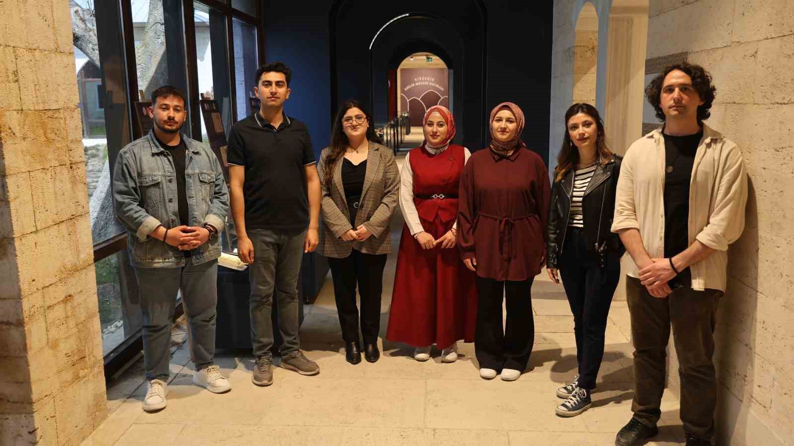 Kırşehir’de gençler 88 saatlik eğitimin ardından müzede rehberlik yapıyor 4 kirsehirde gencler 88 saatlik egitimin ardindan muzede rehberlik yapiyor 0 5QWzUdkE