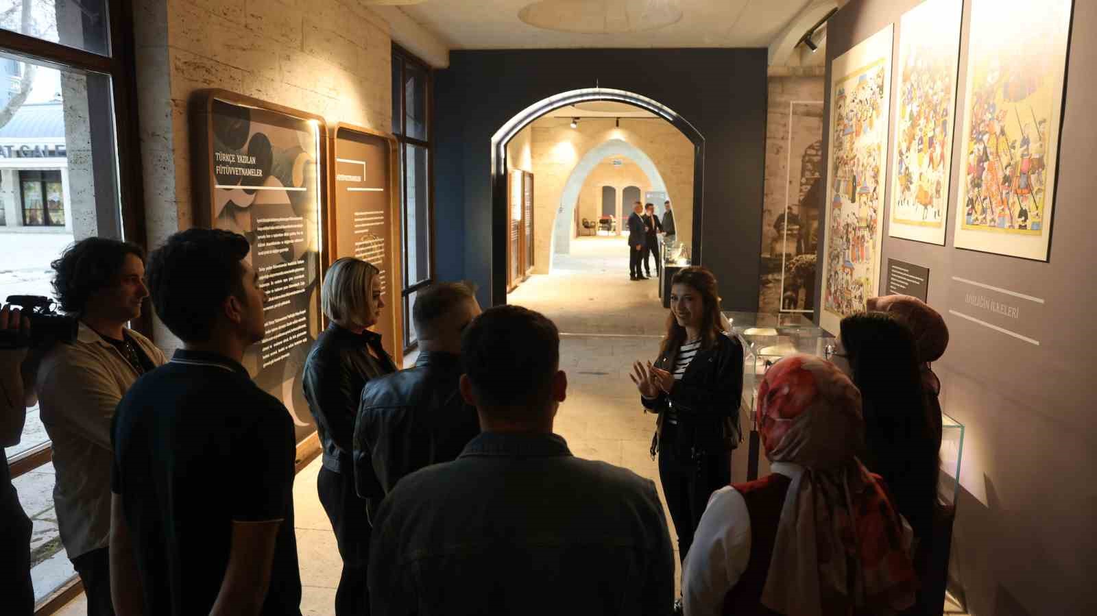Kırşehir’de gençler 88 saatlik eğitimin ardından müzede rehberlik yapıyor 5 kirsehirde gencler 88 saatlik egitimin ardindan muzede rehberlik yapiyor 1 FEZaCpJg