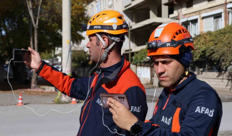 kirsehirde-gercegi-aratmayan-deprem-tatbikati-16lKhrzE.jpg