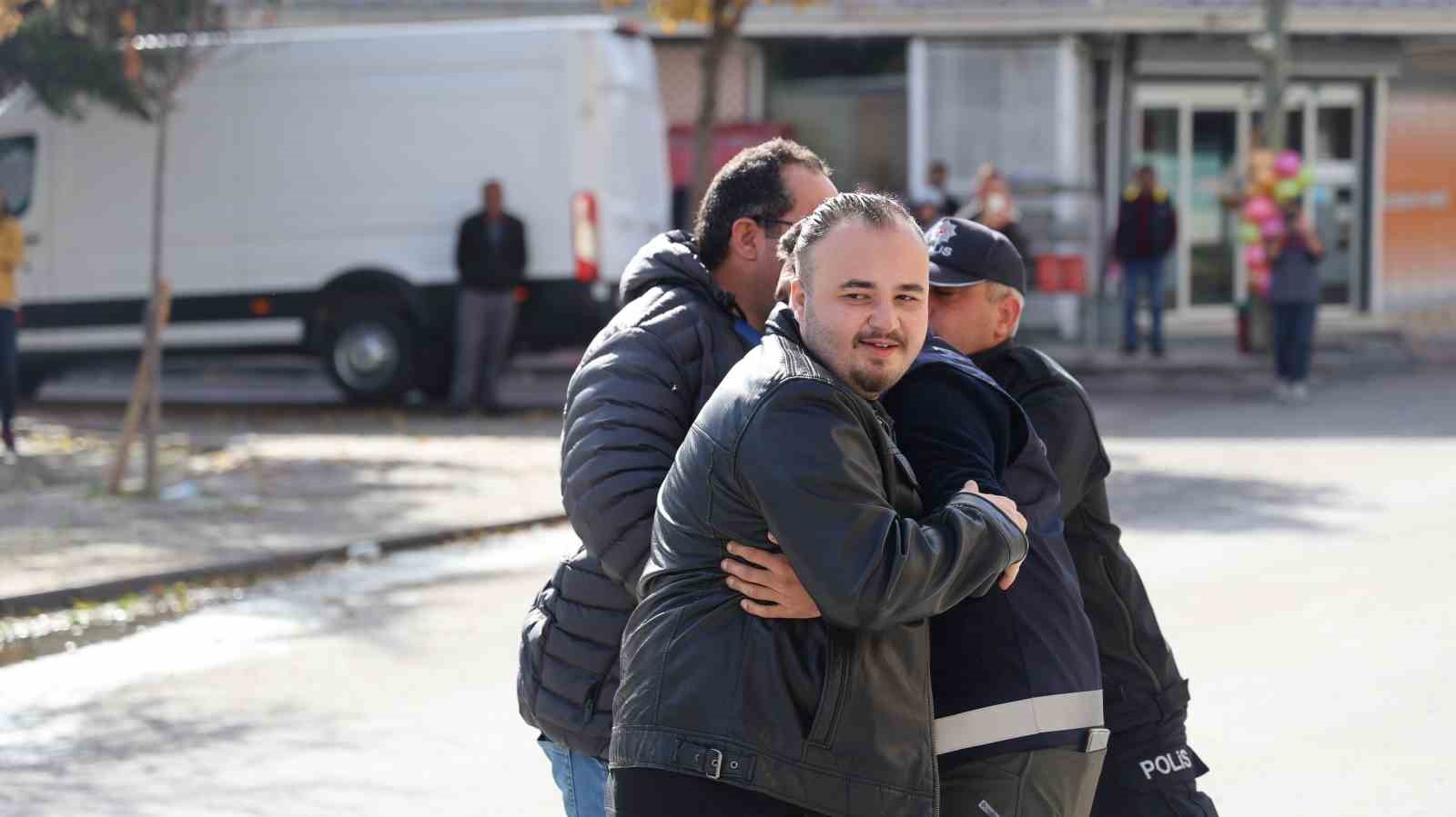 kirsehirde gercegi aratmayan deprem tatbikati 2 Y9a1UUIf