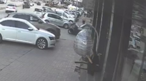 Kırşehir’de otomobile çarpan bisikletli çocuk yaralandı 4 kirsehirde otomobile carpan bisikletli cocuk yaralandi 0 UXLGGVp5