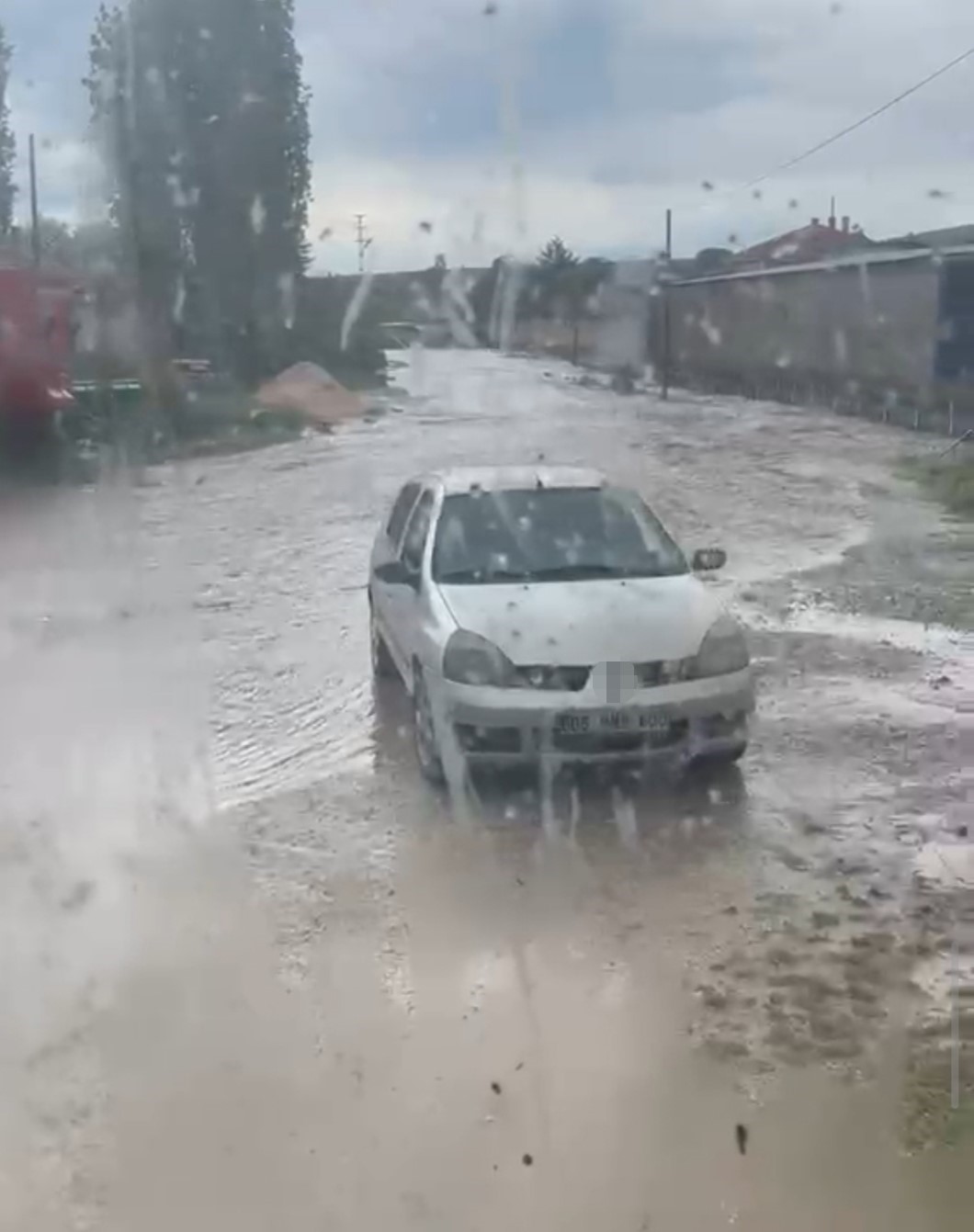 kirsehirde saganak sele donustu ari kovanlari zarar gordu 1 YdFFePuY
