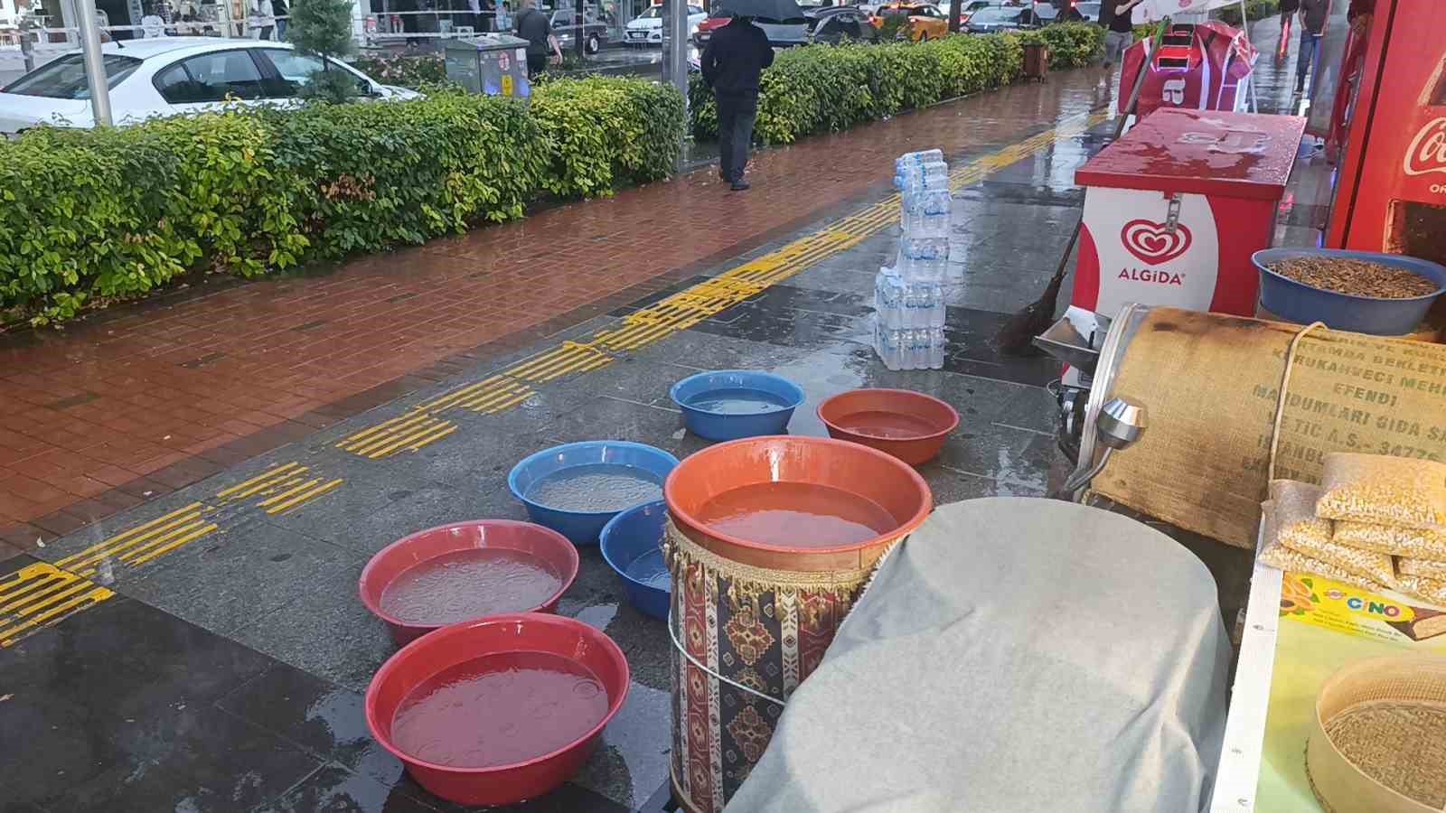 Kırşehir’de sağanak yağış sele dönüştü 9 kirsehirde saganak yagis sele donustu 5 K9SNw5ln