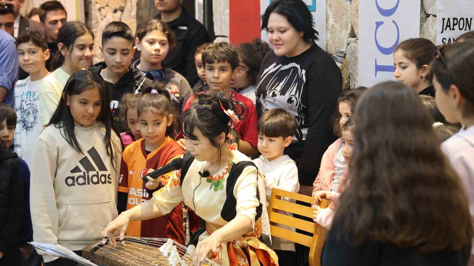 kirsehirde sakura festivali ve plastik sanatlar sergisi acildi 4 Ld9r3jBg