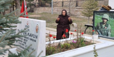 kirsehirde-sehitlikte-duygusal-anlar-yasandi-snNT4KmU.jpg