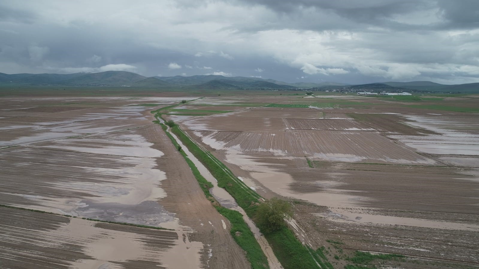 kirsehirde selin vurdugu tarim arazileri dron ile goruntulendi 1 Vk1F5T4G