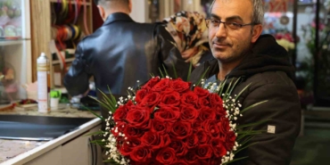 kirsehirde-sevgililer-gunune-ozel-41-kere-masallah-cicek-konseptine-ilgi-slyFBEqW.jpg