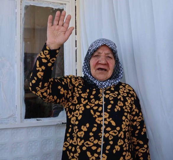 kirsehirde yasli kadin ailesinin terk ettigi hasta torununa 29 yildir bakiyor 5 QjFQ6u9S