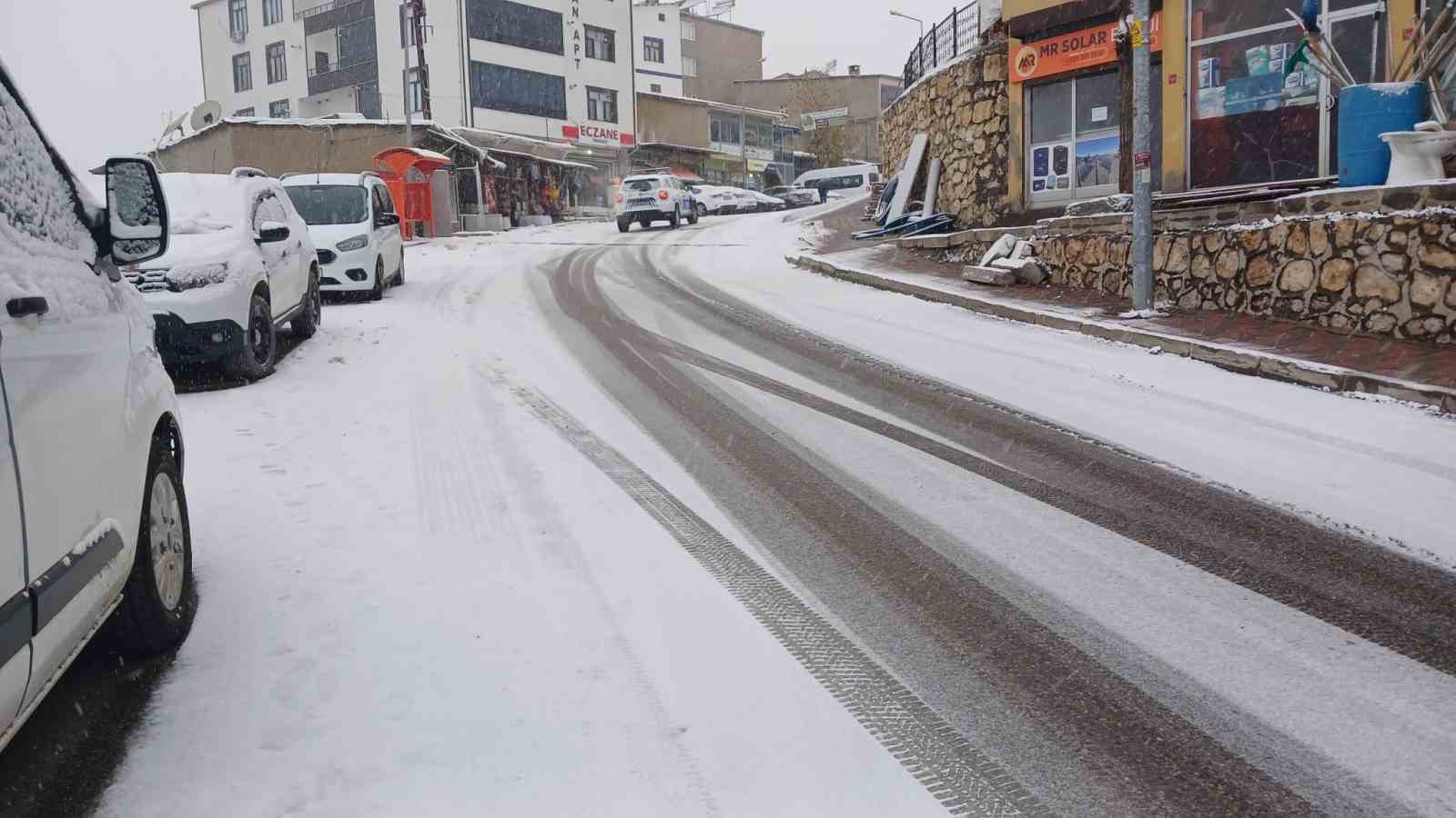 kis lastigi tek basina yetmiyor suruculere hayati uyarilar 0 O7XwB3Aj