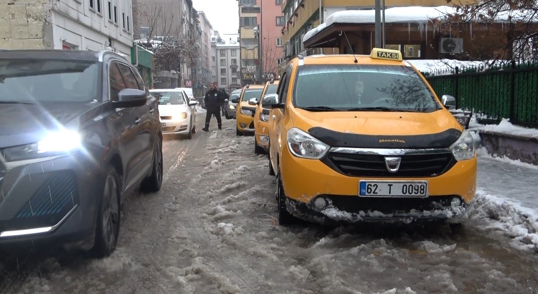 kis lastigi tek basina yetmiyor suruculere hayati uyarilar 6 H8mOUGdu