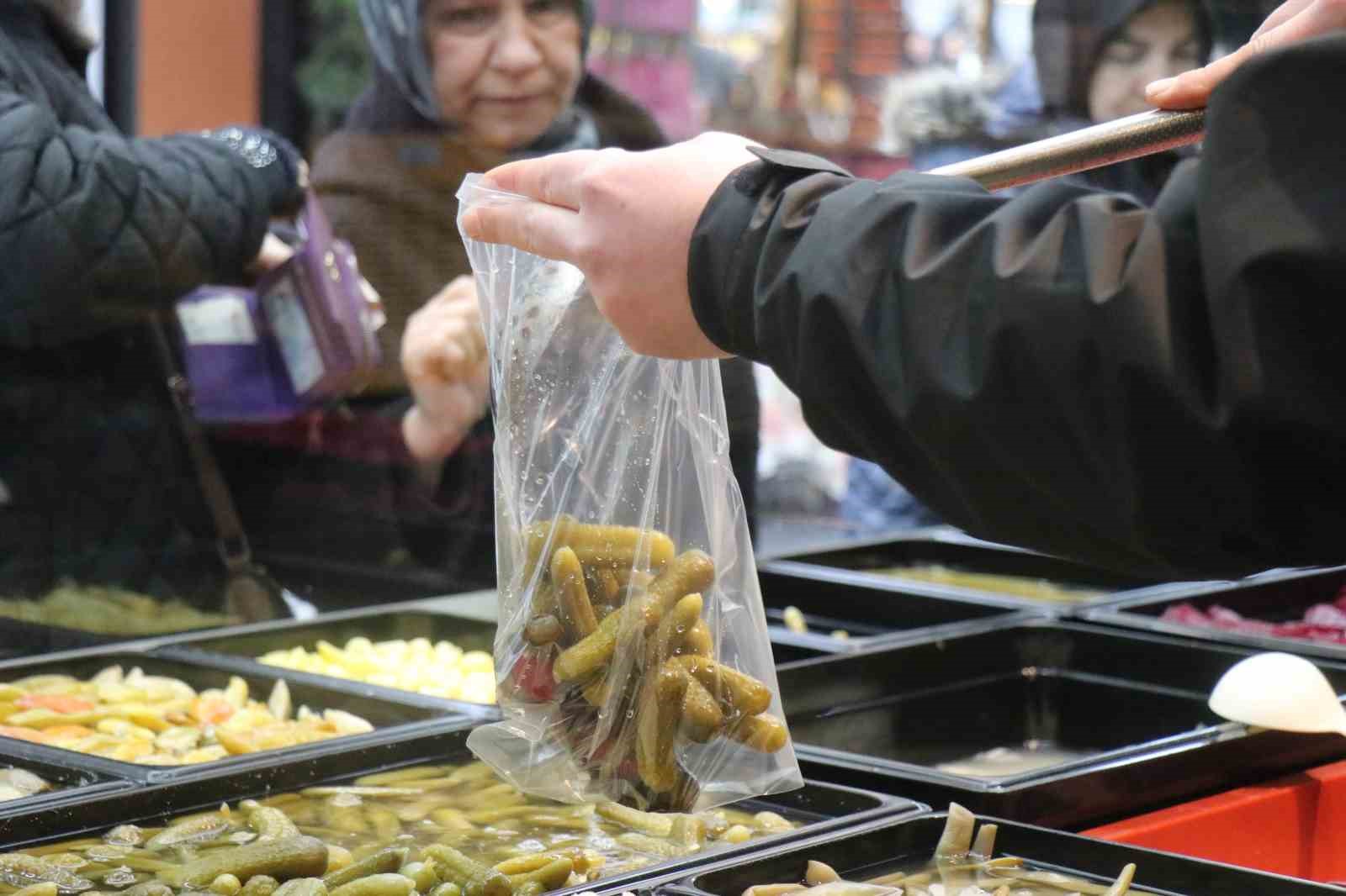 kis sofralarinin renkli lezzeti tursu vatandastan yogun ilgi goruyor 2 VAj2ILgE