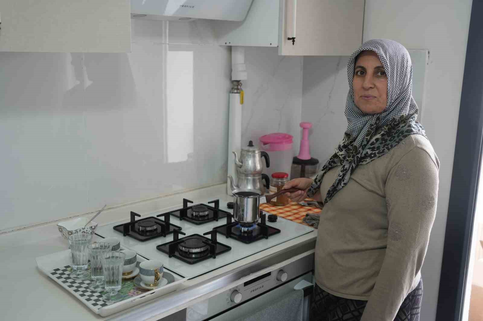 kisa surede evleri teslim edilen nurdagili depremzedelerden devlete tesekkur 4 LLUwgT6O