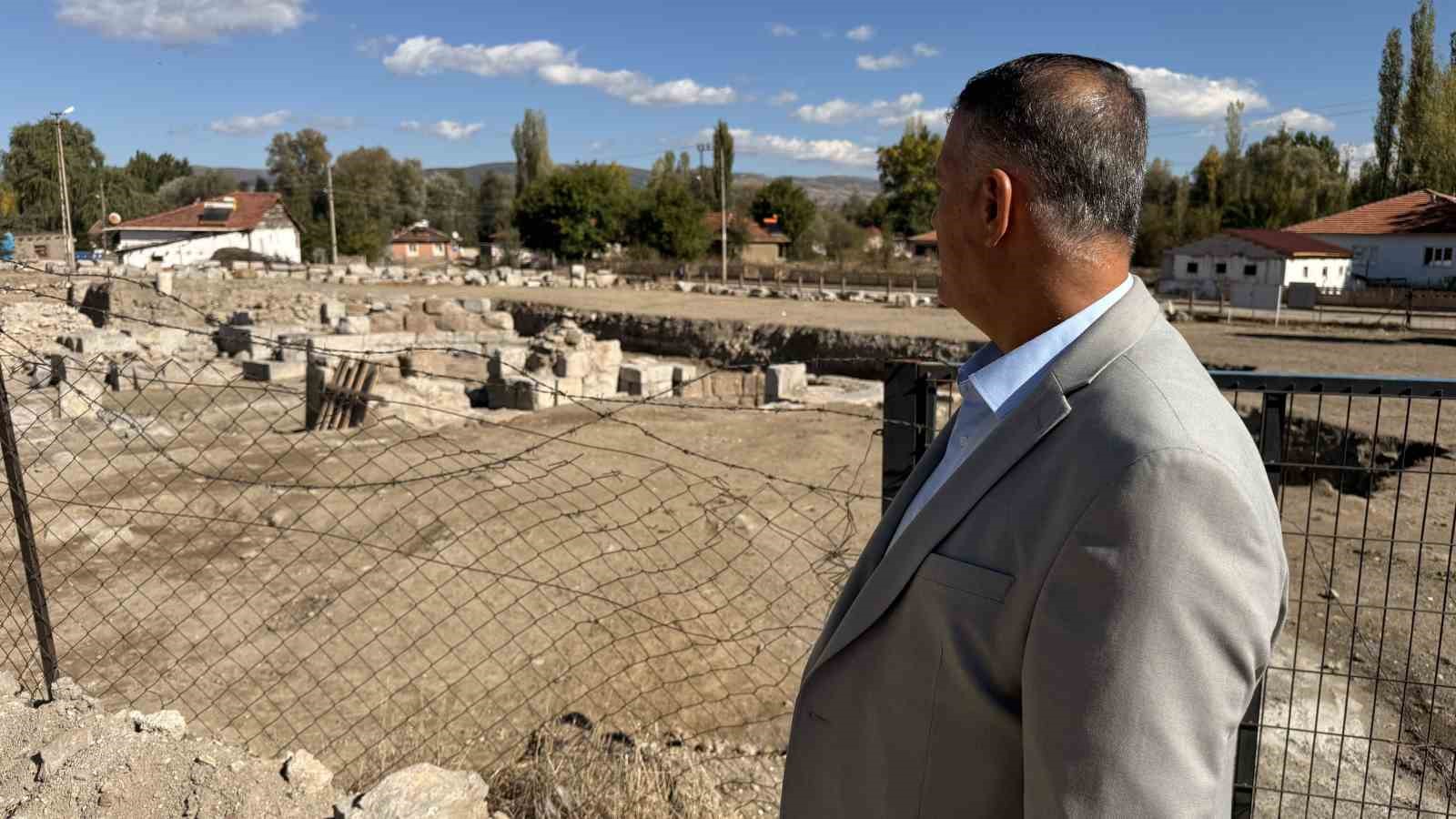 Kısa vadeli kazılar ilçenin tarihine ket vuruyor 6 kisa vadeli kazilar ilcenin tarihine ket vuruyor 2 pIRkYTKl