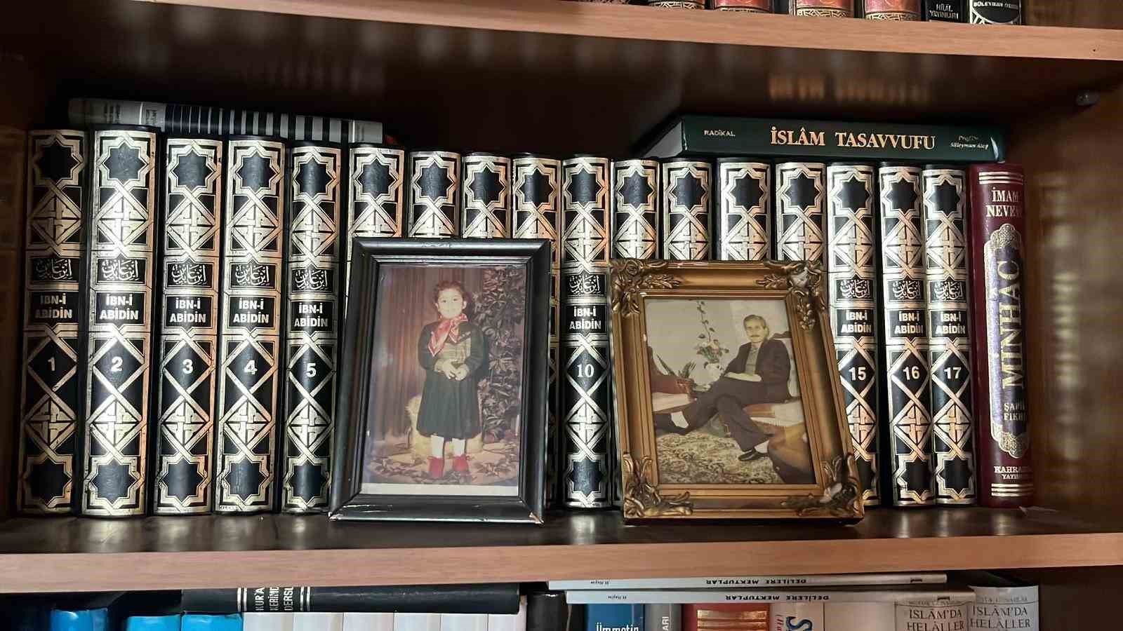 kitap aski cocuklukta basladi 11 bin kitaba ulasti 13