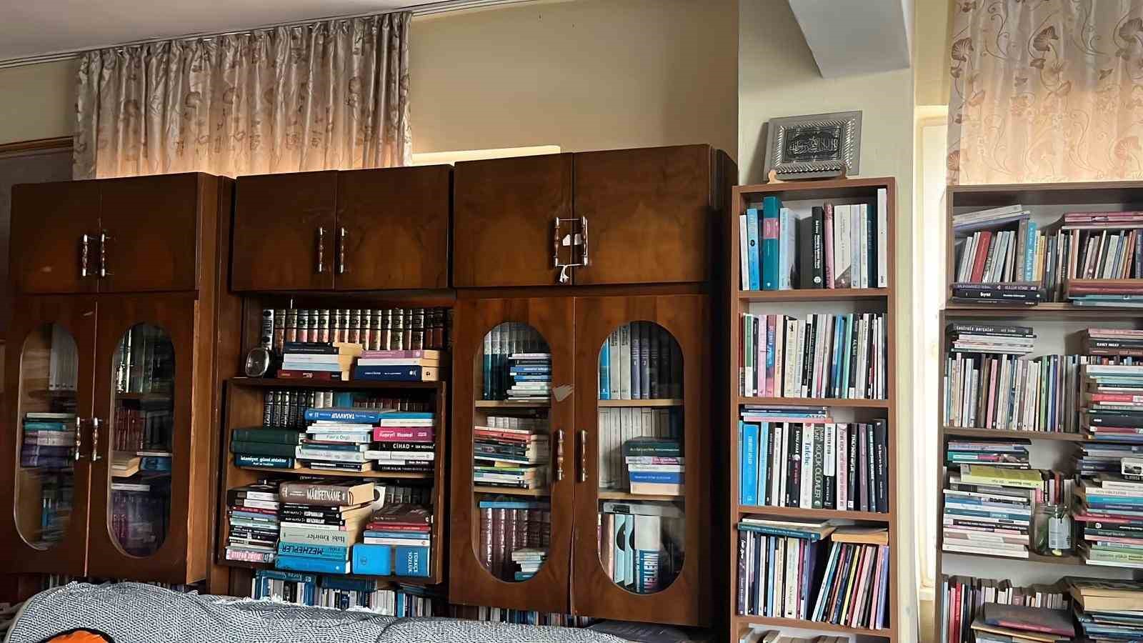 kitap aski cocuklukta basladi 11 bin kitaba ulasti 6 Sz5Z4Rja