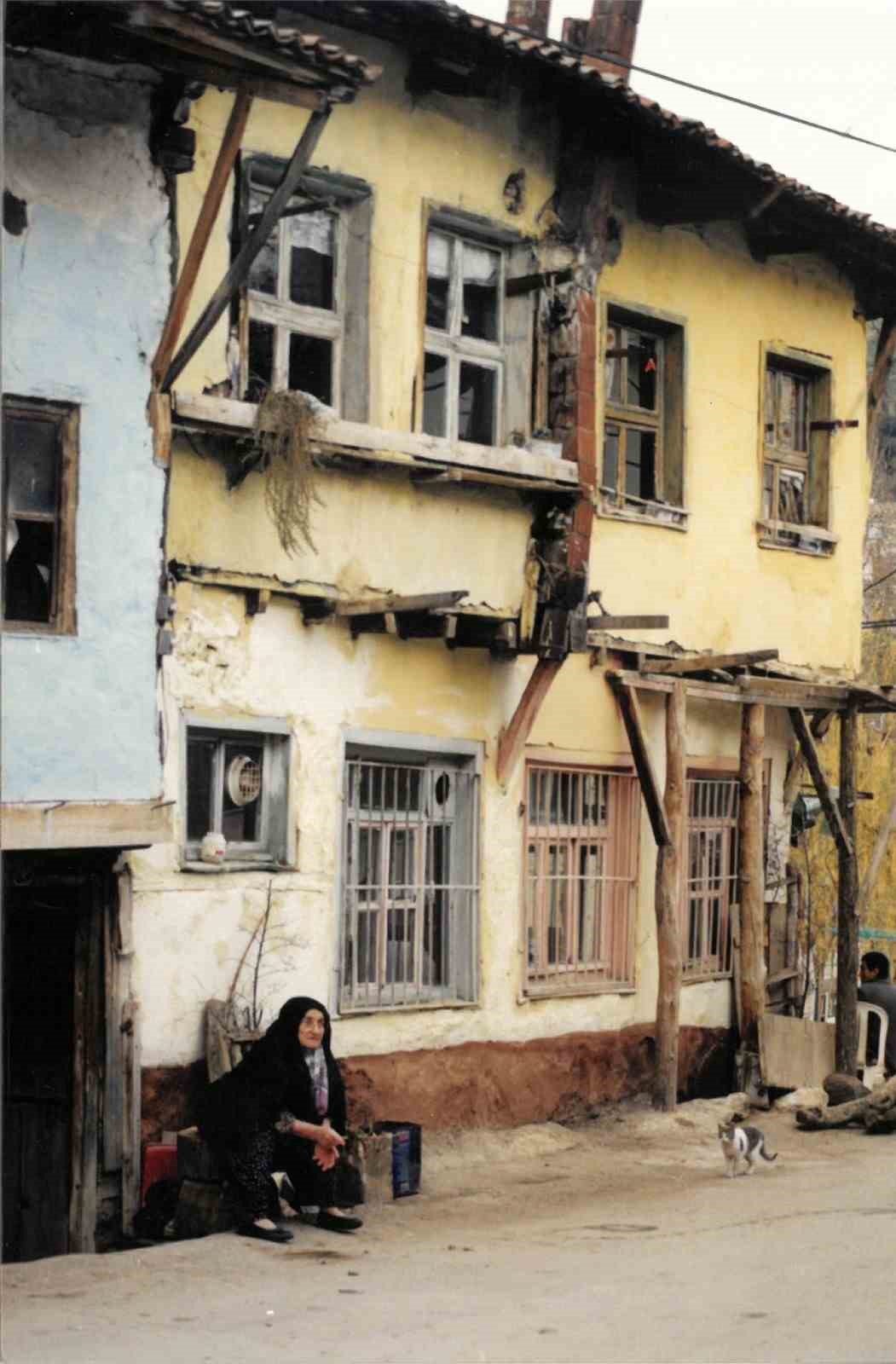 kitaplarin arasinda bir sehir hafizasi bellek bursada 1 bYlVywvG