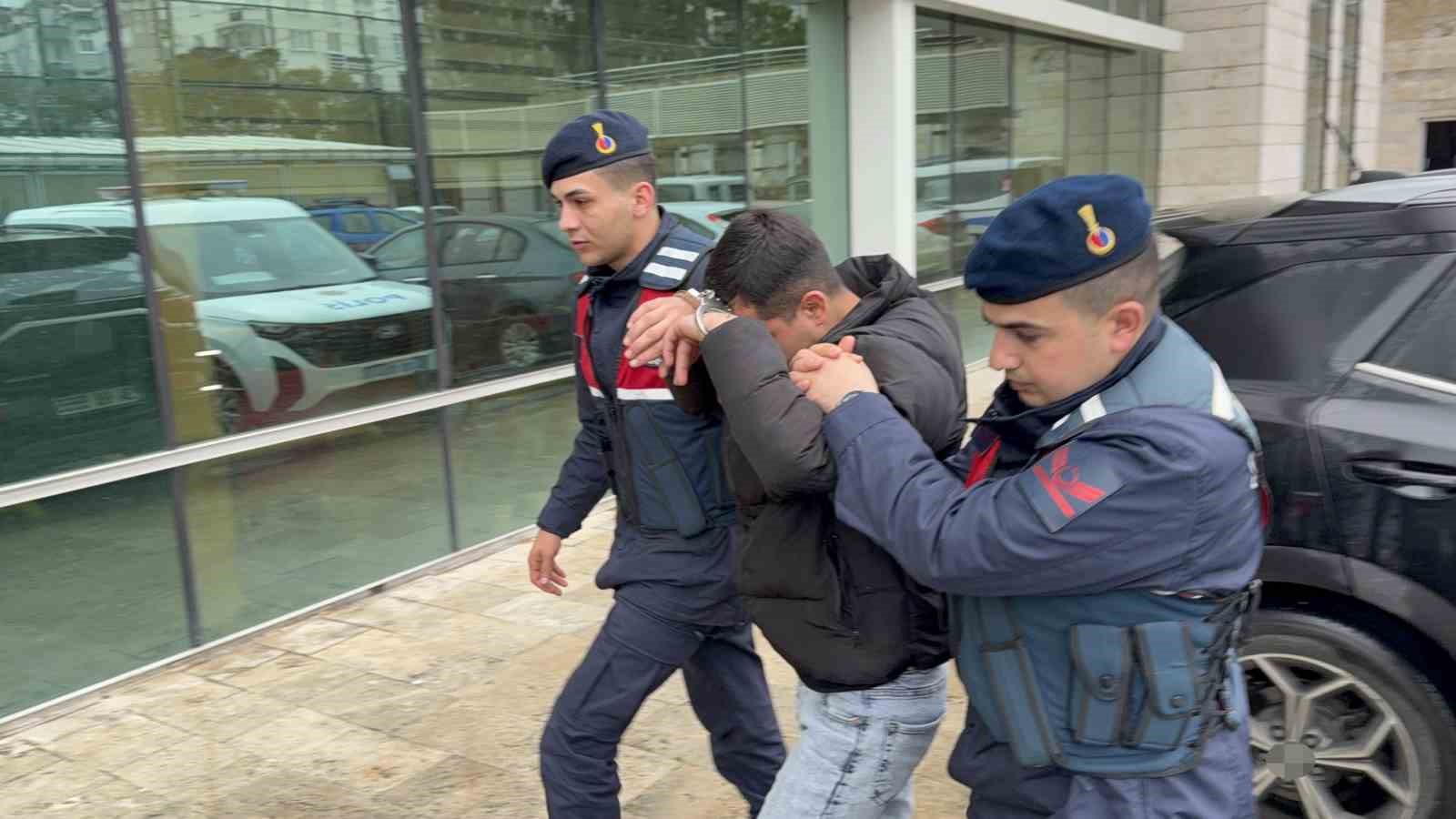 kiz arkadasina cinsel istismar iddiasiyla gozaltina alindi 2 wpyCXhyU