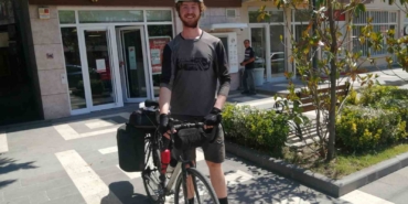kiz-arkadasindan-ayrilinca-dunya-turuna-cikan-genc-gezgin-bir-yilda-8-bin-kilometre-pedal-jlESqTYk.jpg