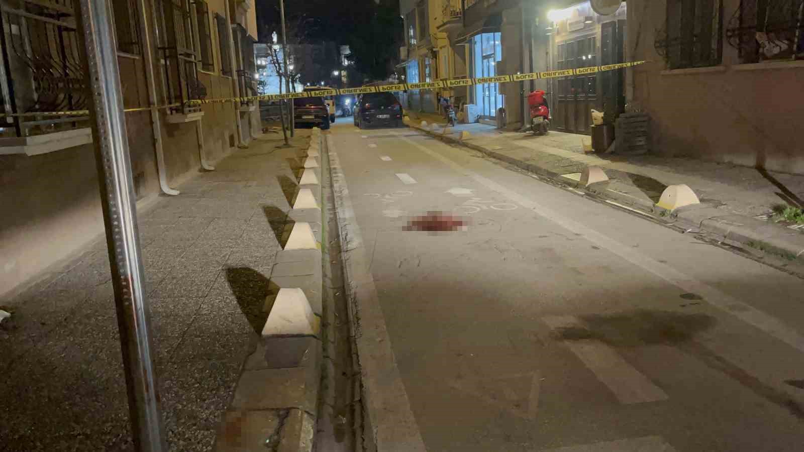 ’Kız’ kavgası kanlı bitti: 4 yerinden bıçaklanan genç ağır yaralandı 5 kiz kavgasi kanli bitti 4 yerinden bicaklanan genc agir yaralandi 1 92696jWi