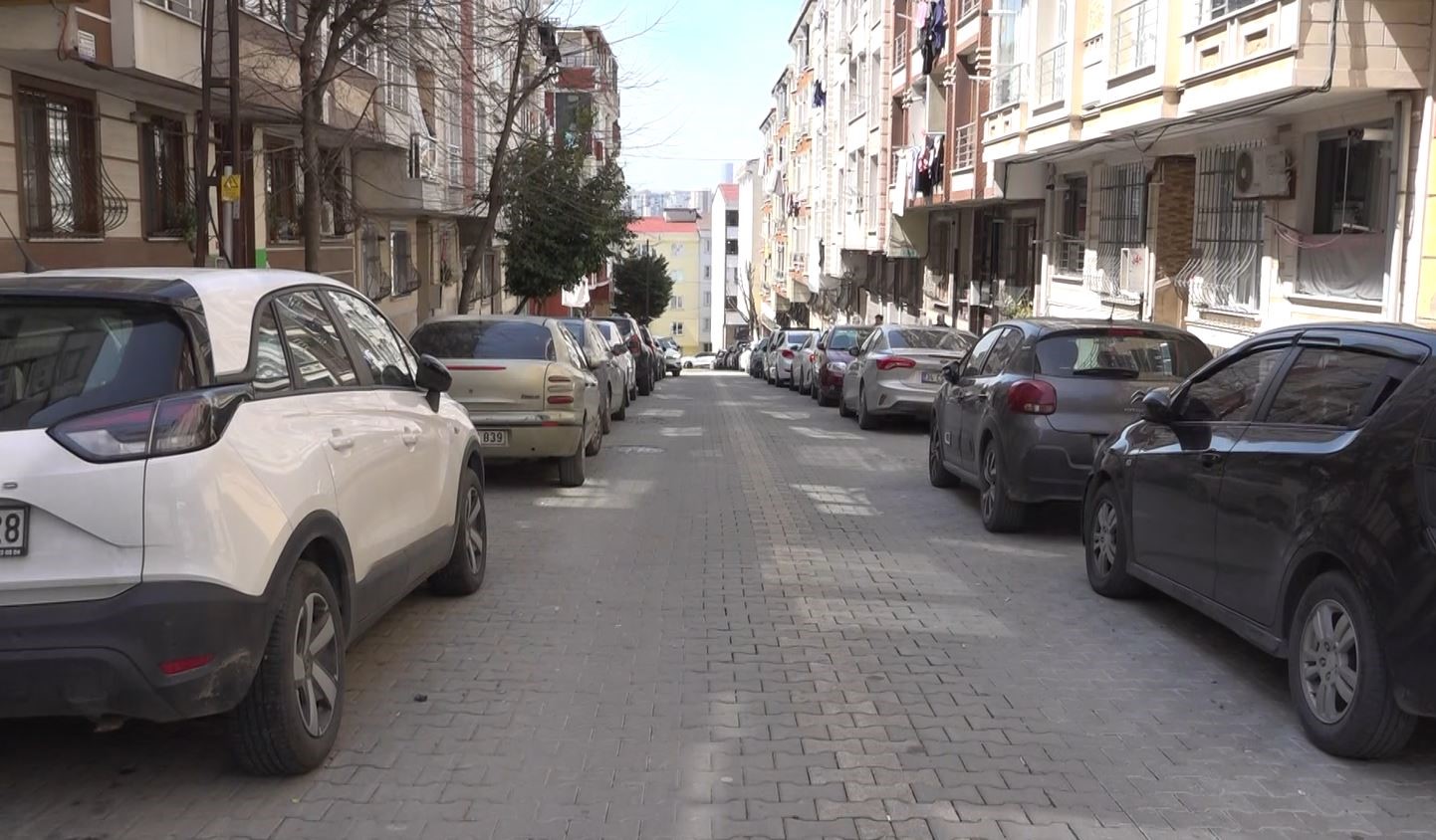 "Kız meselesi" yüzünden bacağından vuruldu, "Bir kurşundan bir şey yapmaz" diye mesaj attı 4 kiz meselesi yuzunden bacagindan vuruldu bir kursundan bir sey yapmaz diye mesaj atti 0 M9cd4zGB