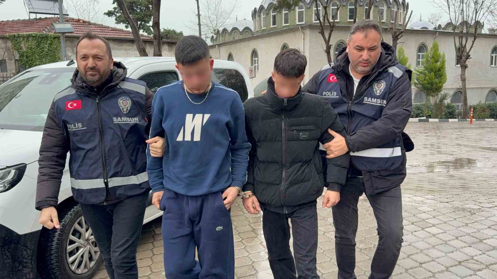 kiz meselesinden bicakli kavgada 2 kisi hastanelik oldu 0 9T9Qb56U
