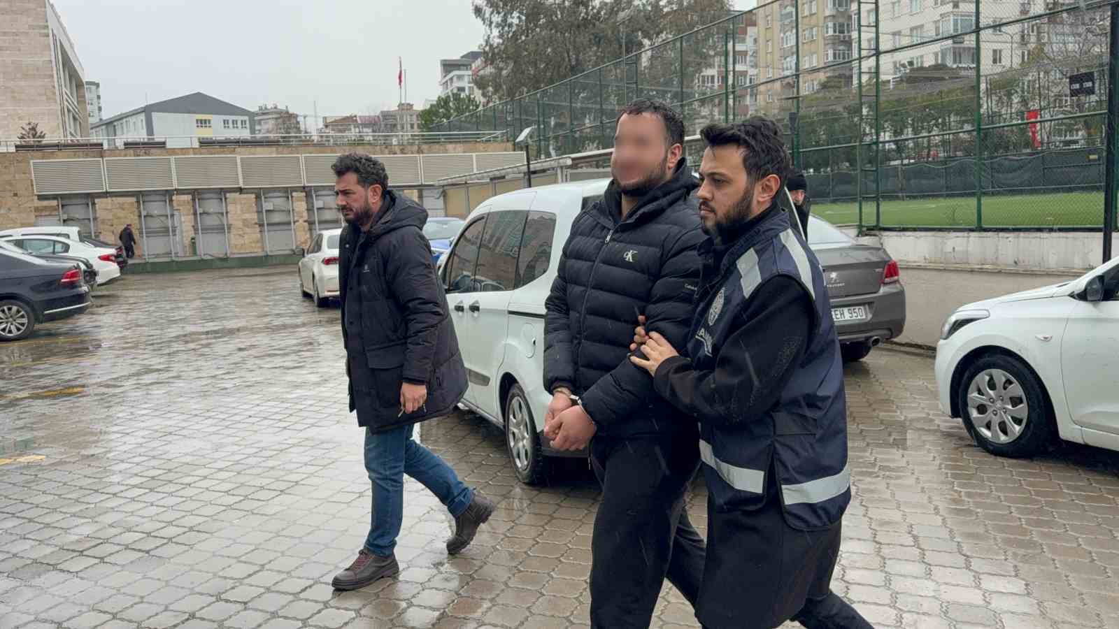kiz meselesinden bicakli kavgada 2 kisi hastanelik oldu 1 2RyqXnbL