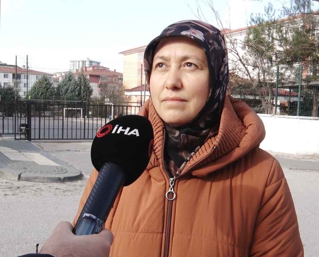 kiz ogrencilerine cinsel organinin fotografini gonderen tacizci ogretmen tutuklandi 3 G9aGKS3G