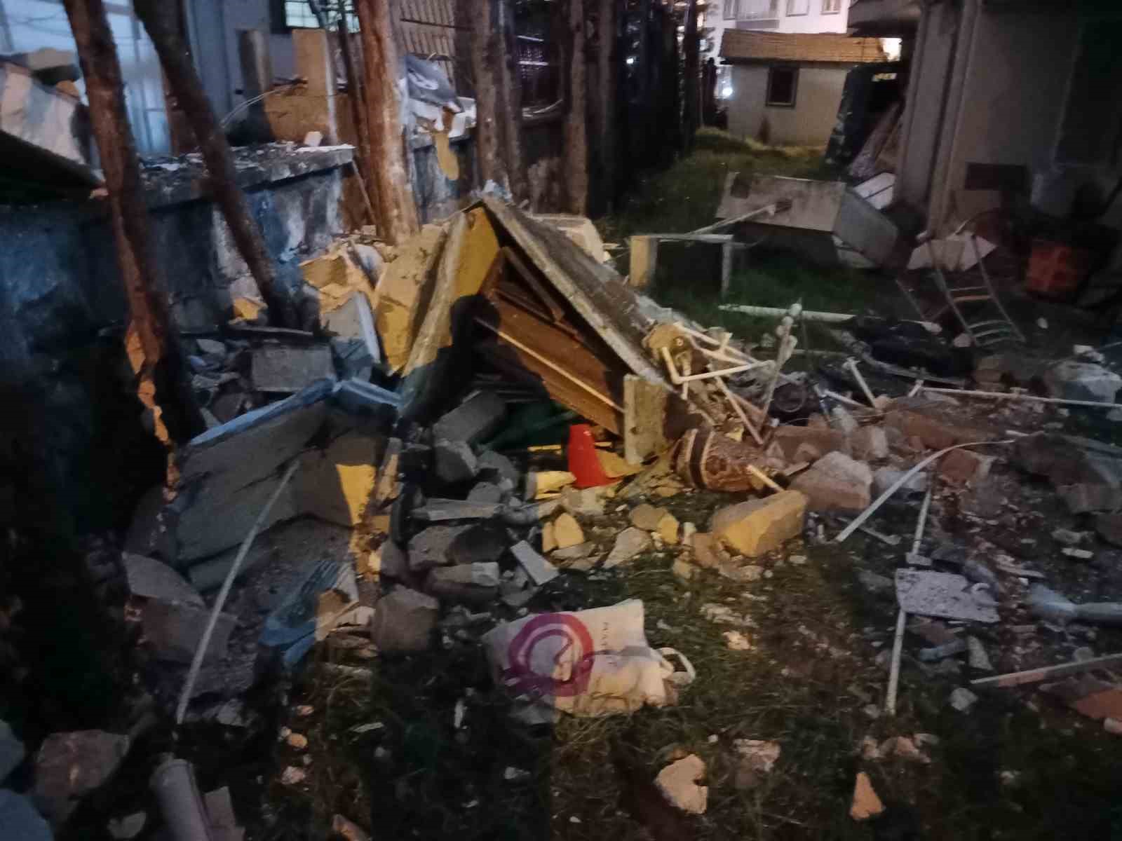 kiz yurdunda korkutan patlama ogrenciler otele yerlestirildi 3 hlgPlGWm