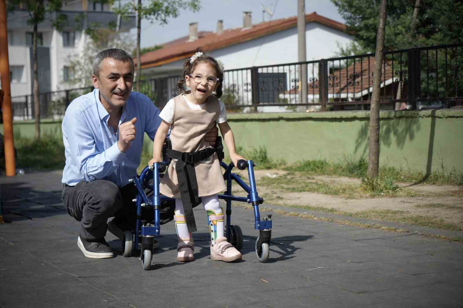 Kızı için su borularından yürüme bariyeri yaptı: "Baba ben de koşacağım" 8 kizi icin su borularindan yurume bariyeri yapti baba ben de kosacagim 4 NnKsNR9Y