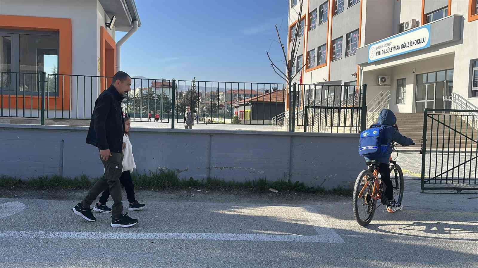 kizi icin yeniden ayaga kalkti protez bacagina kavustu 1