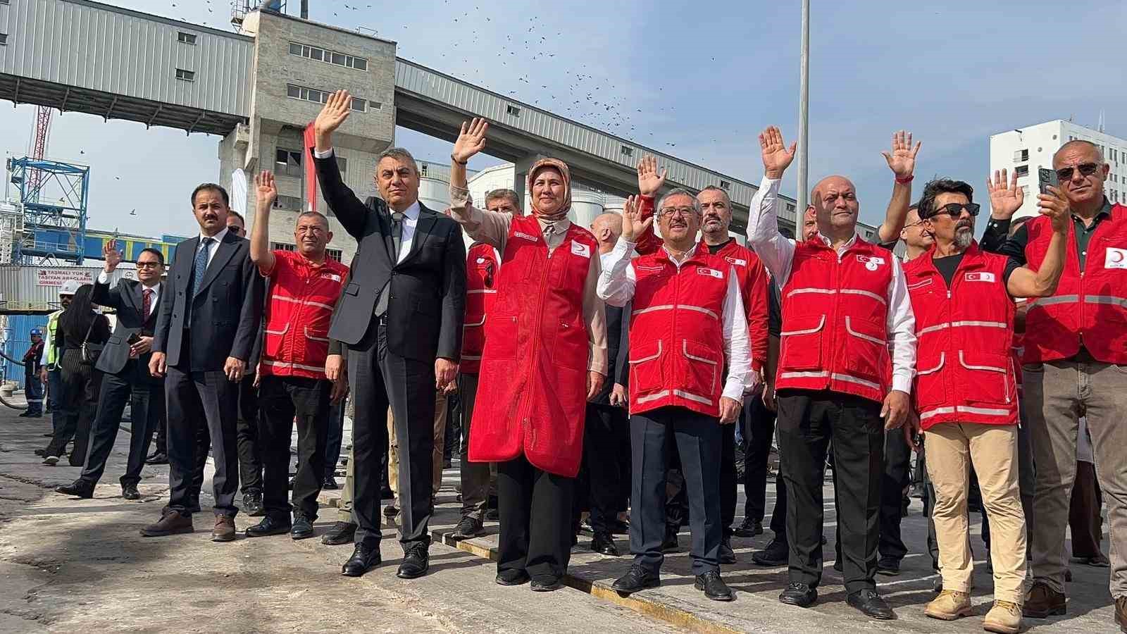 kizilay genel baskani fatma meric yilmaz 5 QyWBU59k
