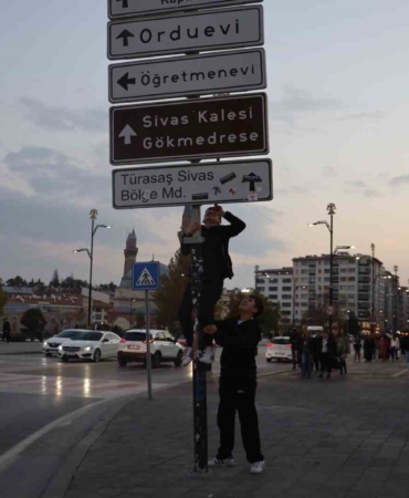 kizilayda-baslayan-akim-sivasa-sicradi-fPX9NEBy.jpg