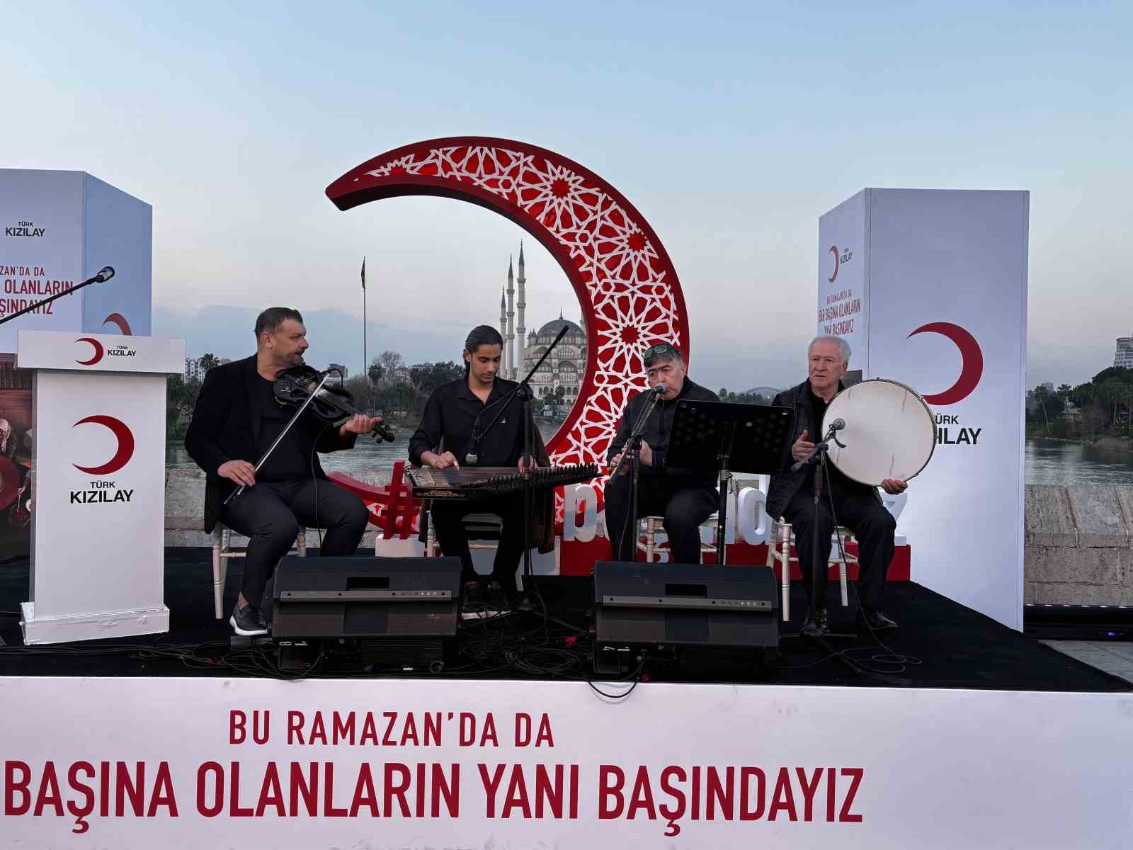 kizilayin geleneksel taskopru iftarinda binlerce kisi ayni sofrada bulustu 5 c9lwyKEy