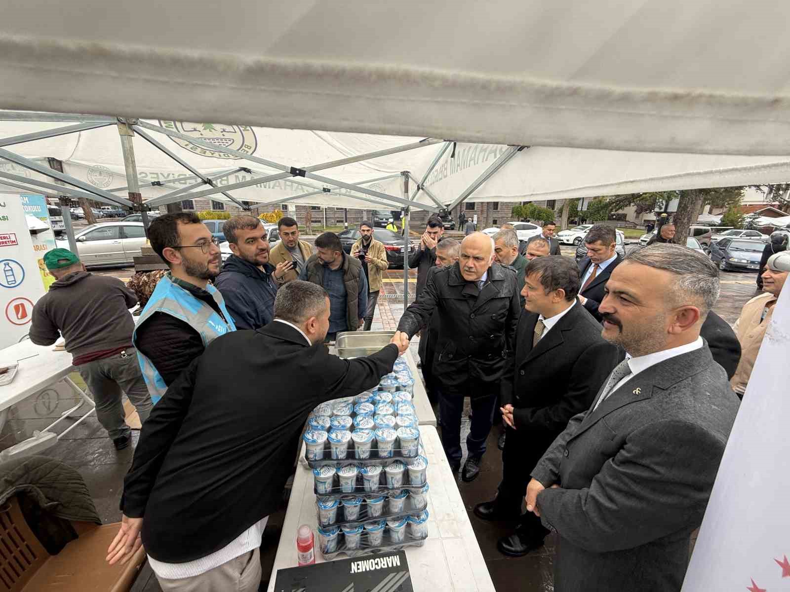 kizilcahamamdan gazzeye kardeslik koprusu yardim sergisi acildi 0 s22WROZ6