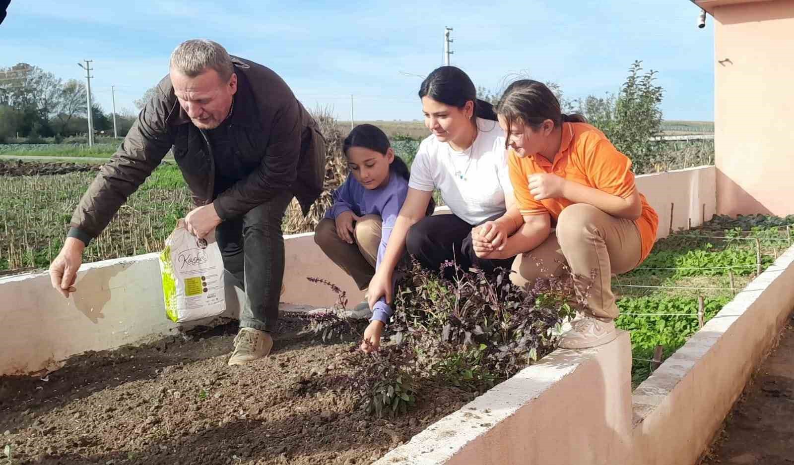 kizilirmak deltasinda cocuk ciftciler yetisiyor 0 K4XgeuGE