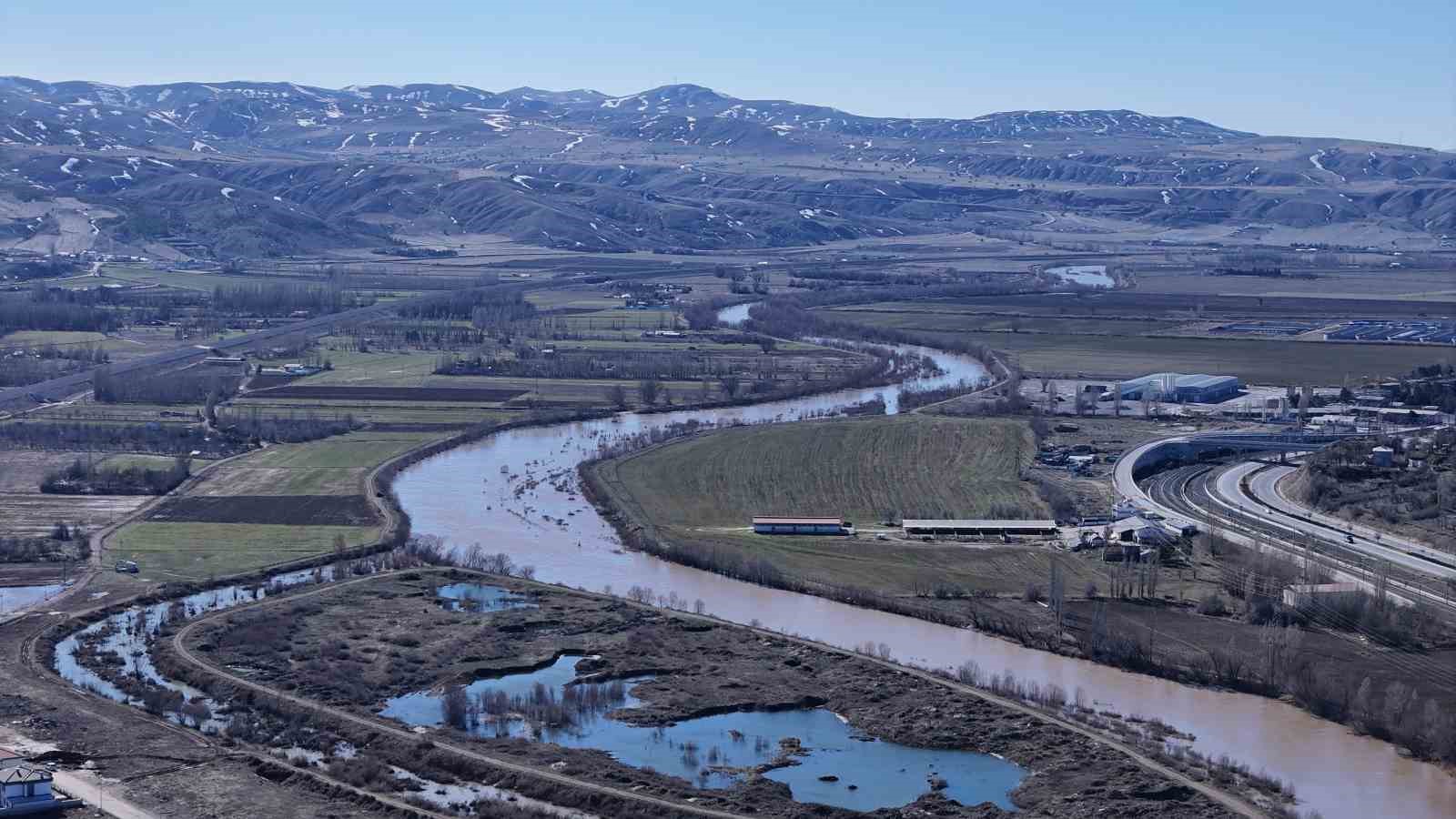 kizilirmakin debisi son 15 yilin en yuksek seviyesine ulasti 2 c1N57i7b