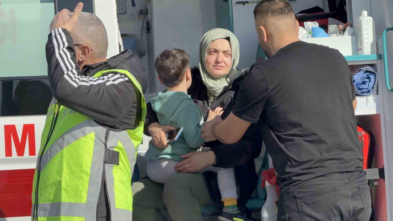 Kızına kahvaltıya giderken feci son: Kaza anı güvenlik kamerasında 10 kizina kahvaltiya giderken feci son kaza ani guvenlik kamerasinda 6 rFfCVwtm