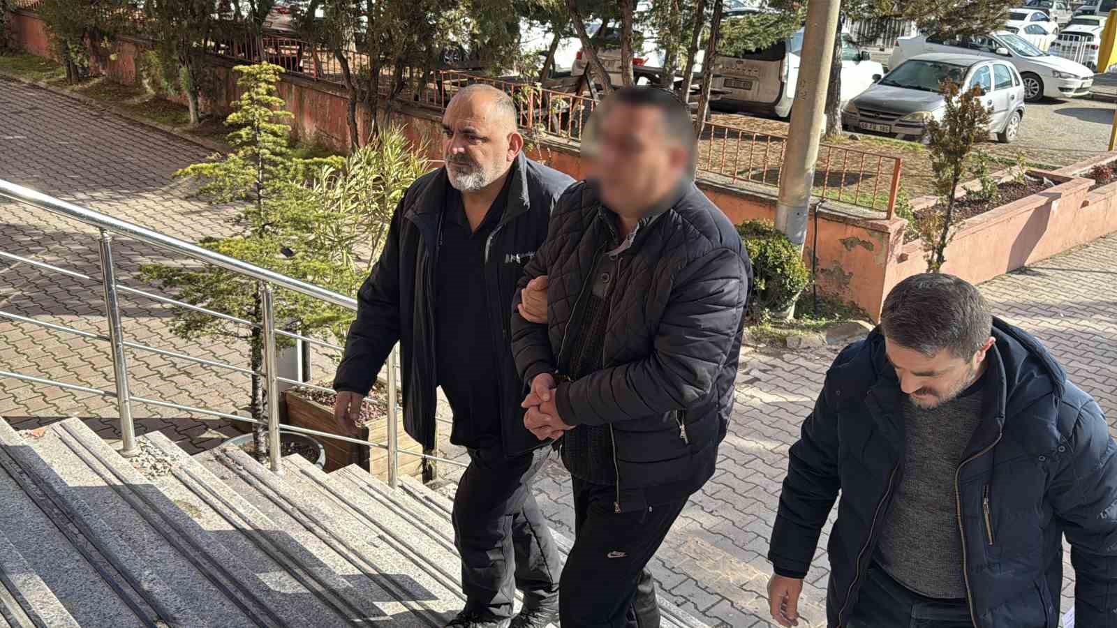 kizinin erkek arkadasini tufekle yaralayan baba adliyeye sevk edildi 2 dg6amizP